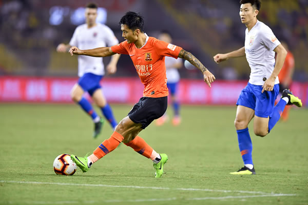1-0后！英超争五诞生新局面：5队差7分+曼城领跑，维拉切尔西难了